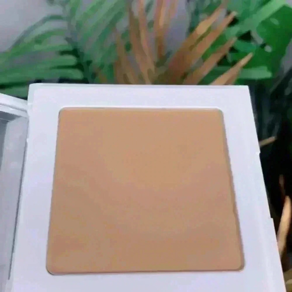 Soft Matte Vegan 🌱 Pressed Powder - Picture 5 of 11